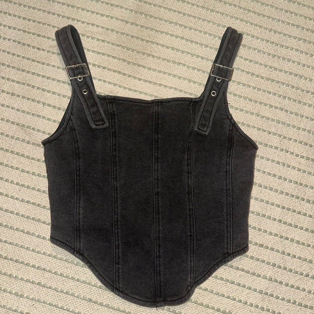 Wild fable black corset top size XS but will fit a small, stretchy material